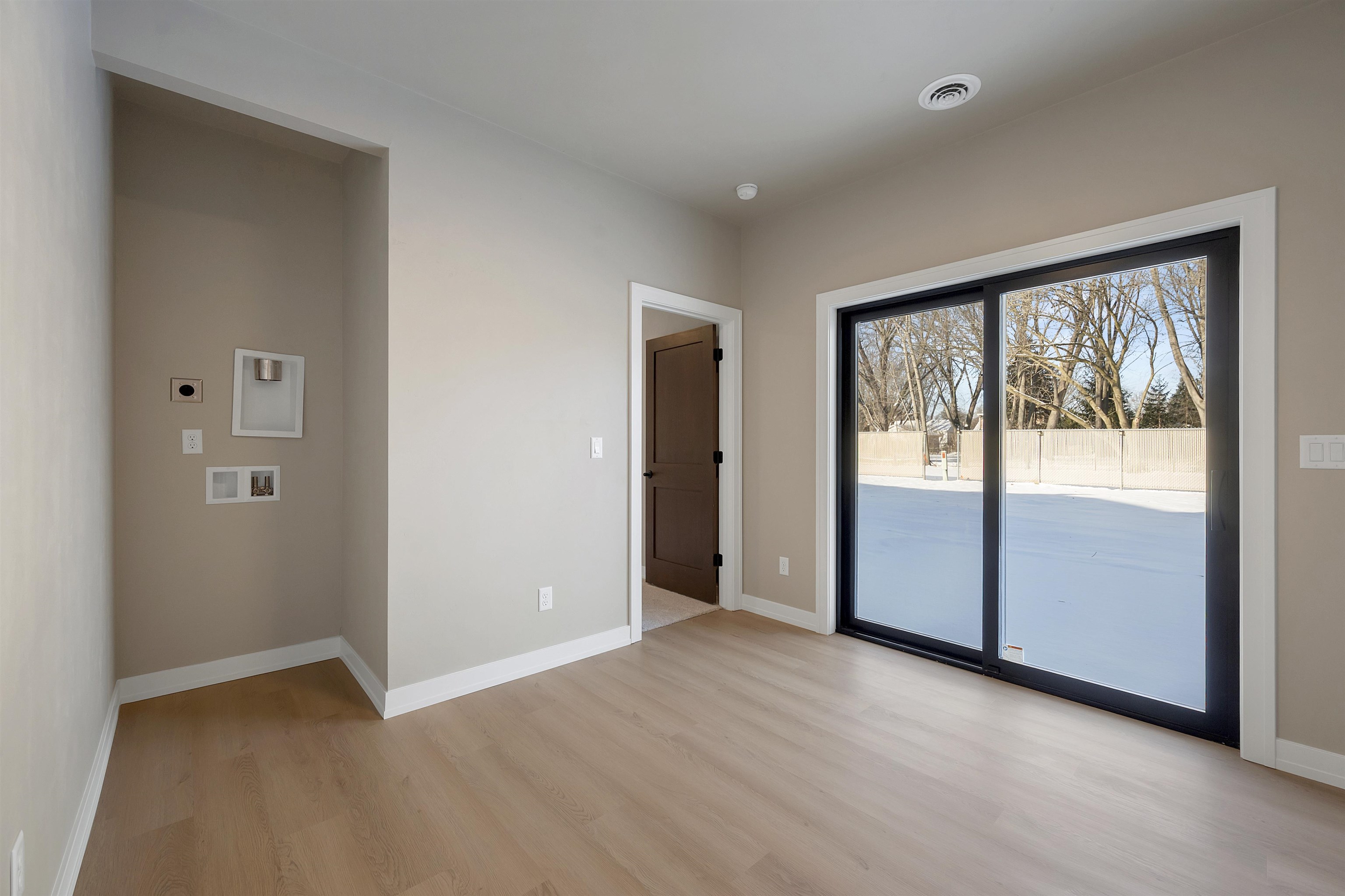 1230 Goodell Street Green Bay, WI 54301 - Photo 23 of 36