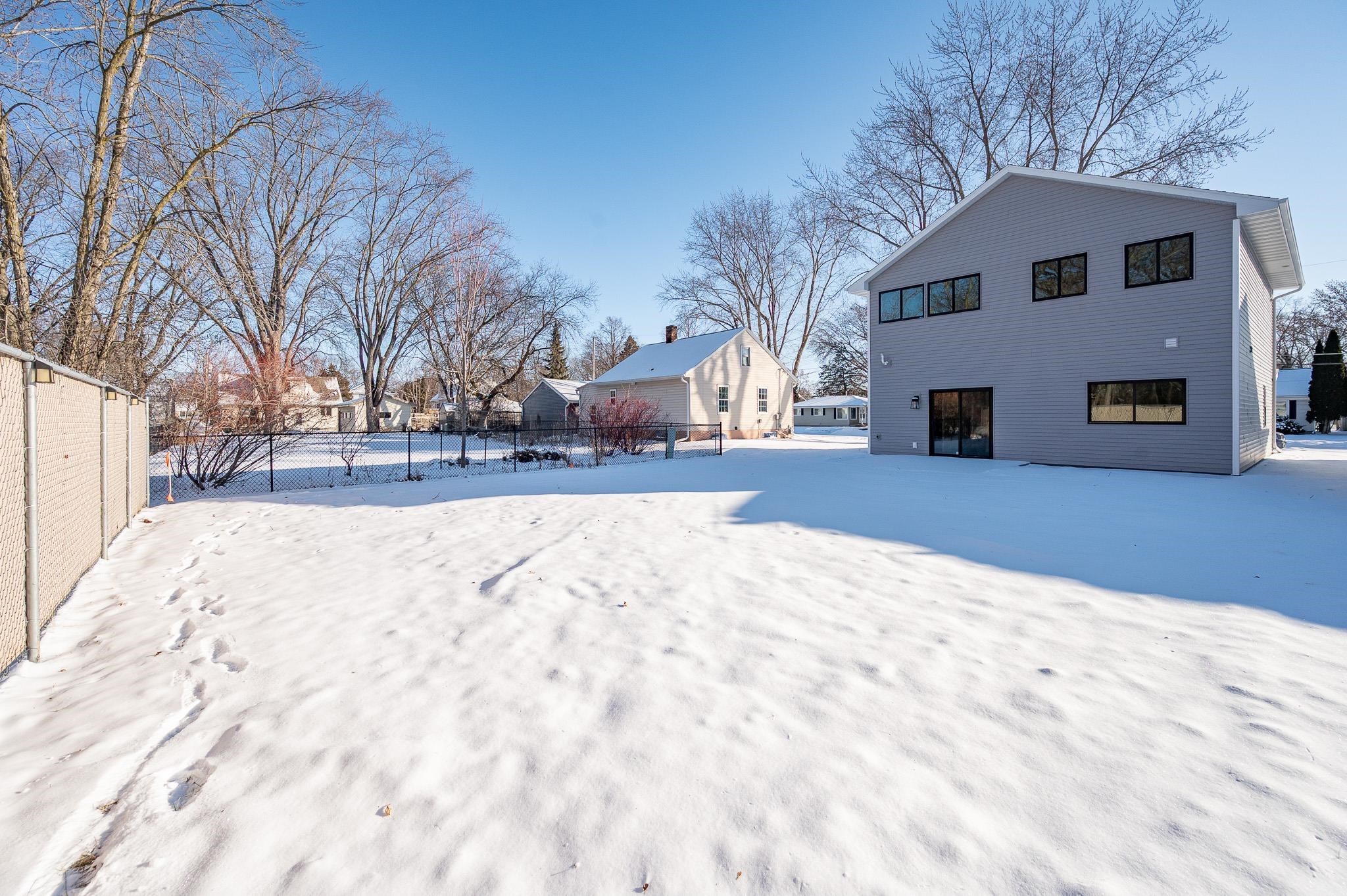 1230 Goodell Street Green Bay, WI 54301 - Photo 33 of 36