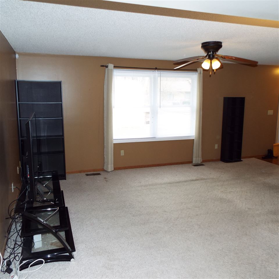 9602 Mariners Ridge Drive Fort Wayne, IN 46819 - Photo 11 of 36