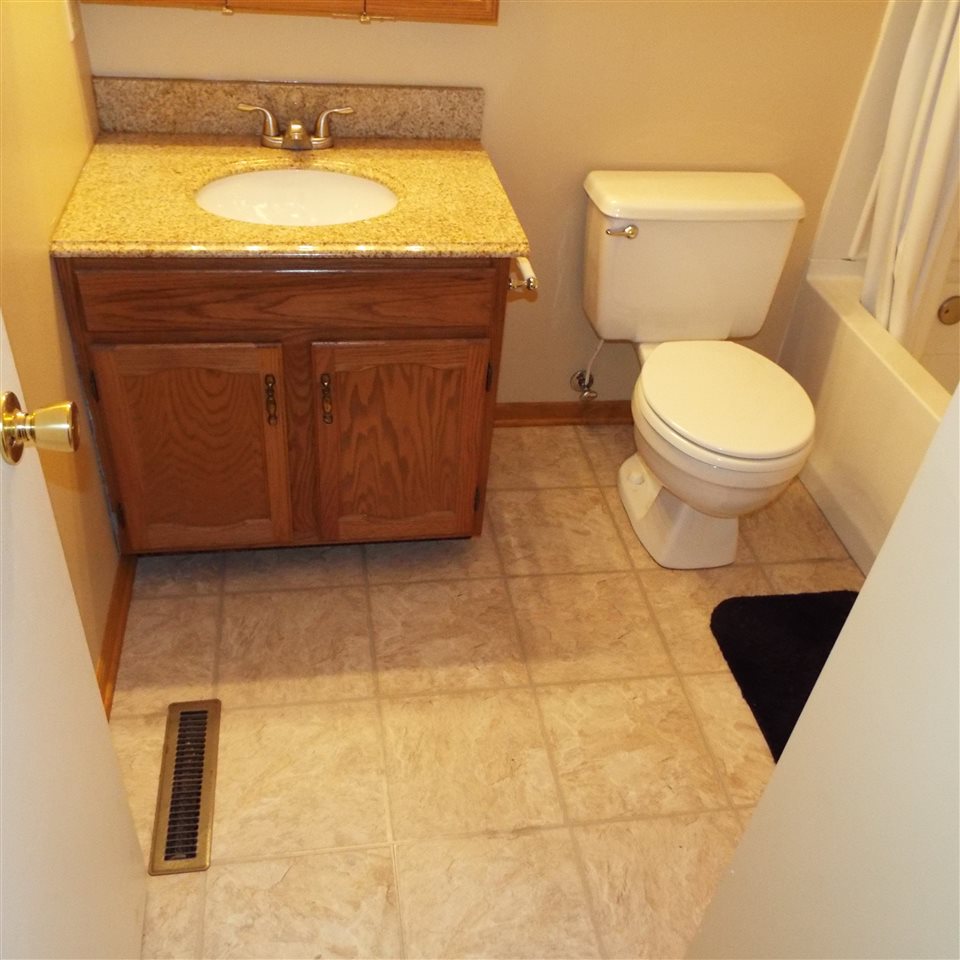 9602 Mariners Ridge Drive Fort Wayne, IN 46819 - Photo 18 of 36
