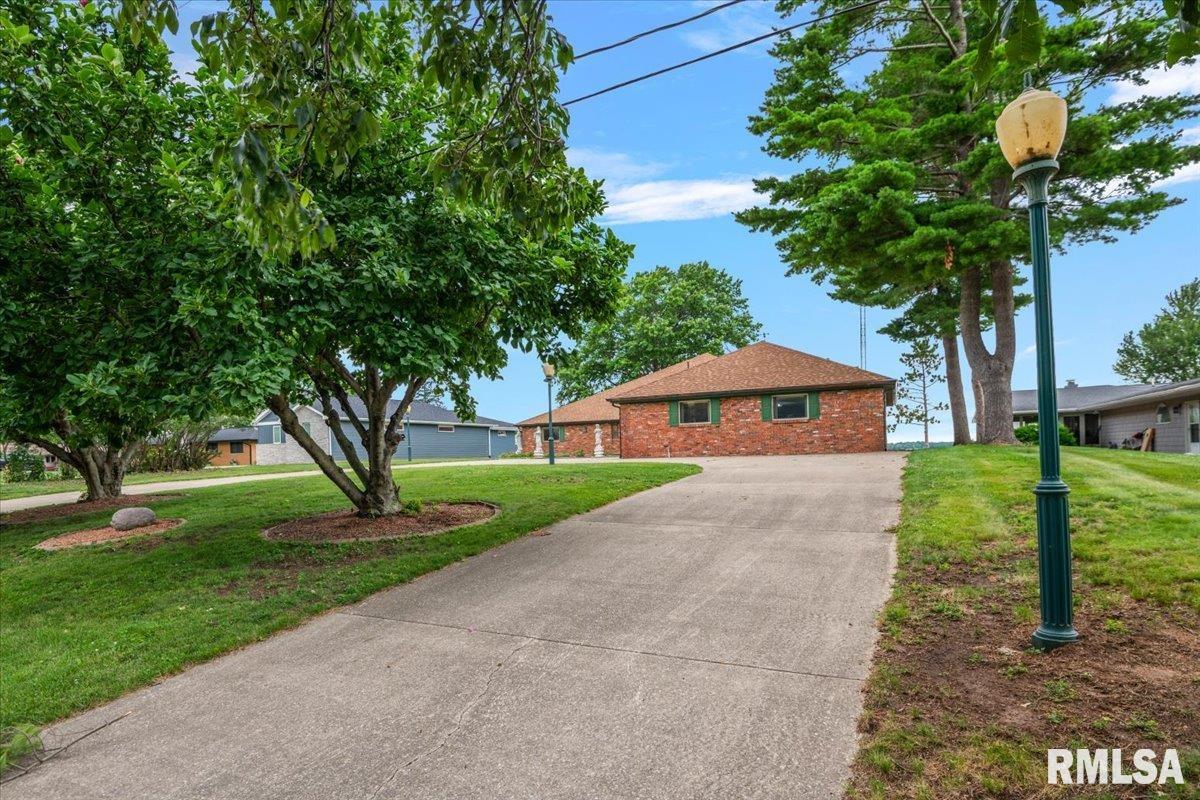 1013 East Lake Shore Drive Springfield, IL 62712 - Photo 5 of 82
