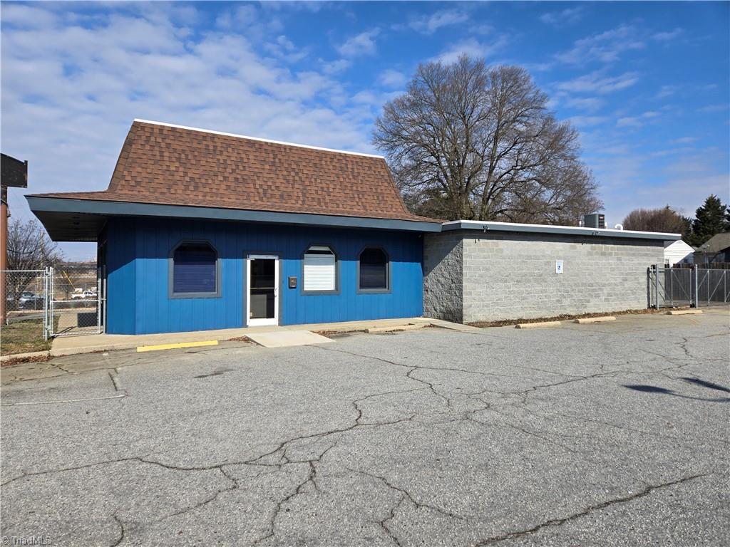 2227 South Main Street High Point, NC 27263 - Photo 5 of 50 Gallery Image 5