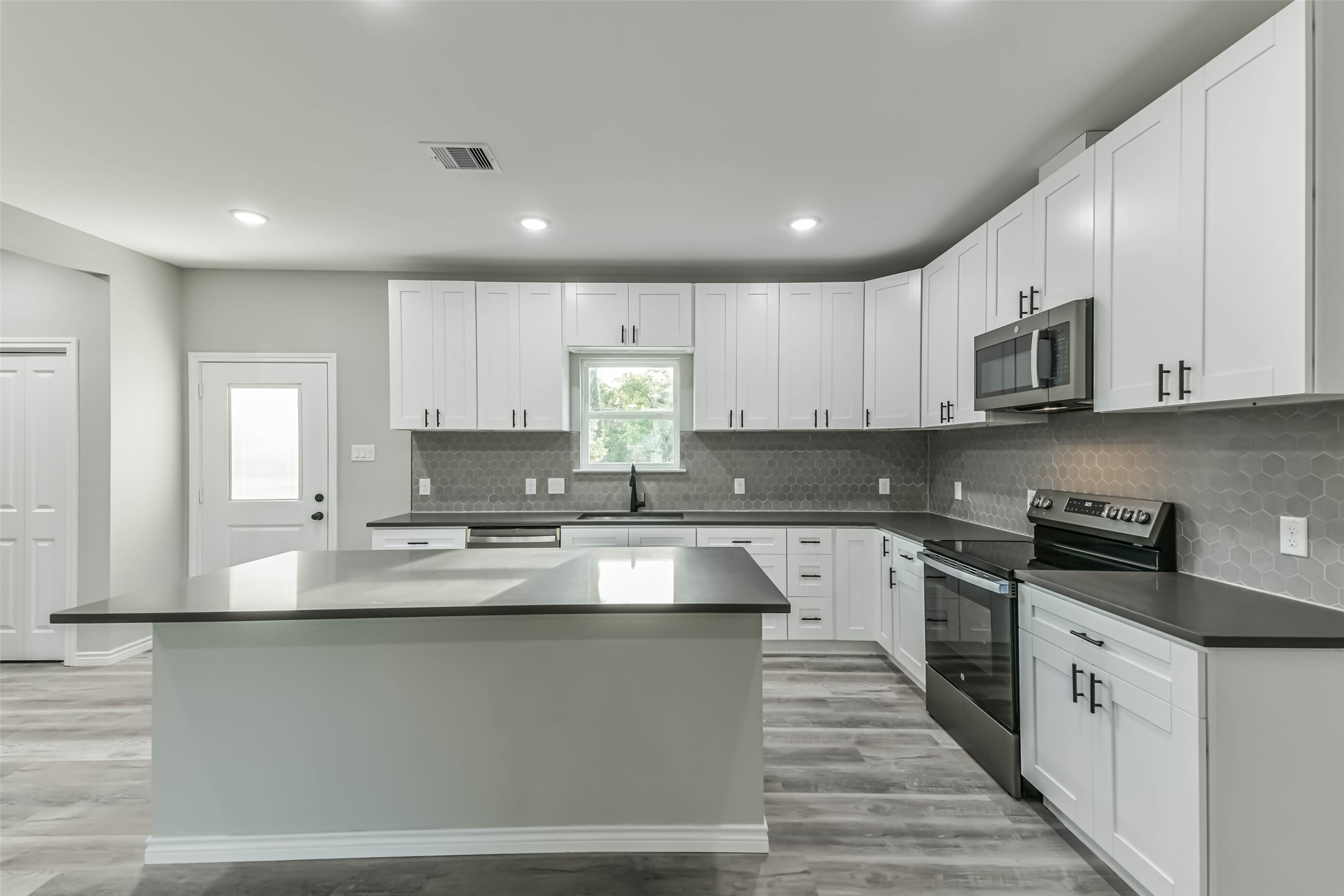 106 County Road 3704 Splendora, TX 77372 - Photo 12 of 30