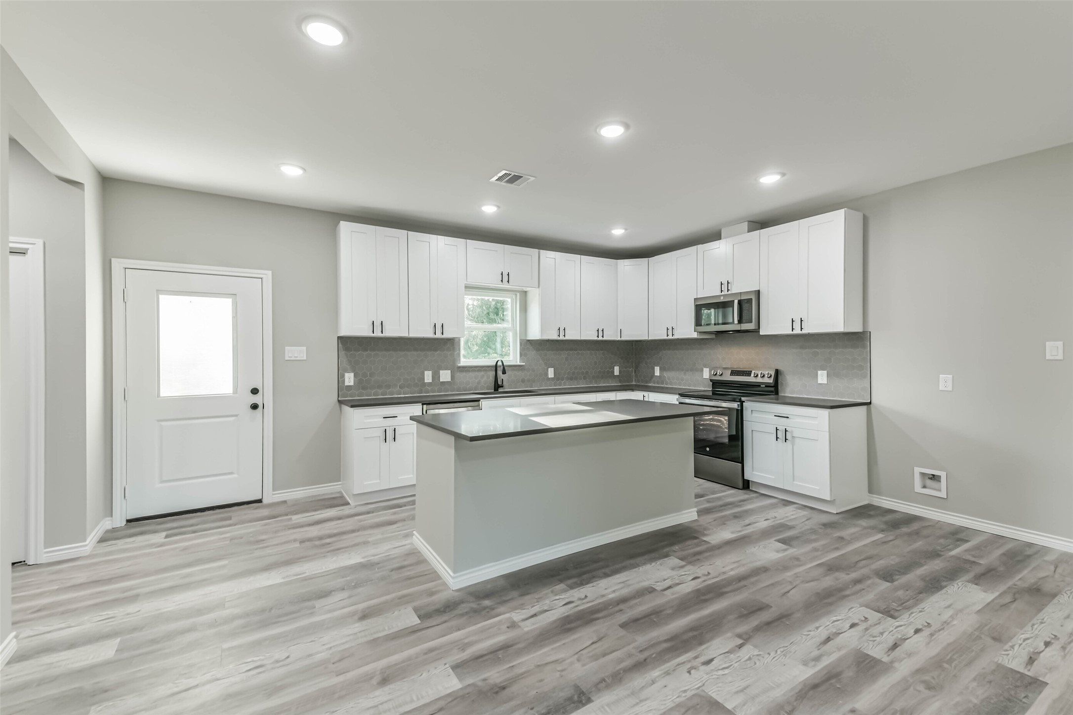 106 County Road 3704 Splendora, TX 77372 - Photo 9 of 30