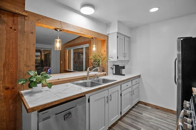 $449,000 | 5112 Rabeneck Way, Fair Oaks, CA 95628