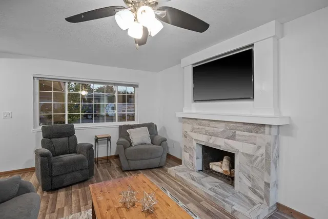 $449,000 | 5112 Rabeneck Way, Fair Oaks, CA 95628