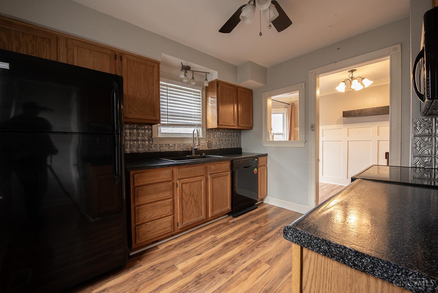 324 Cameron Road Springdale, OH 45246 - Photo 12 of 33
