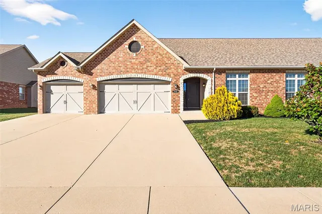 $399,900 | 1515 New Brunswick Drive, Waterloo, IL 62298