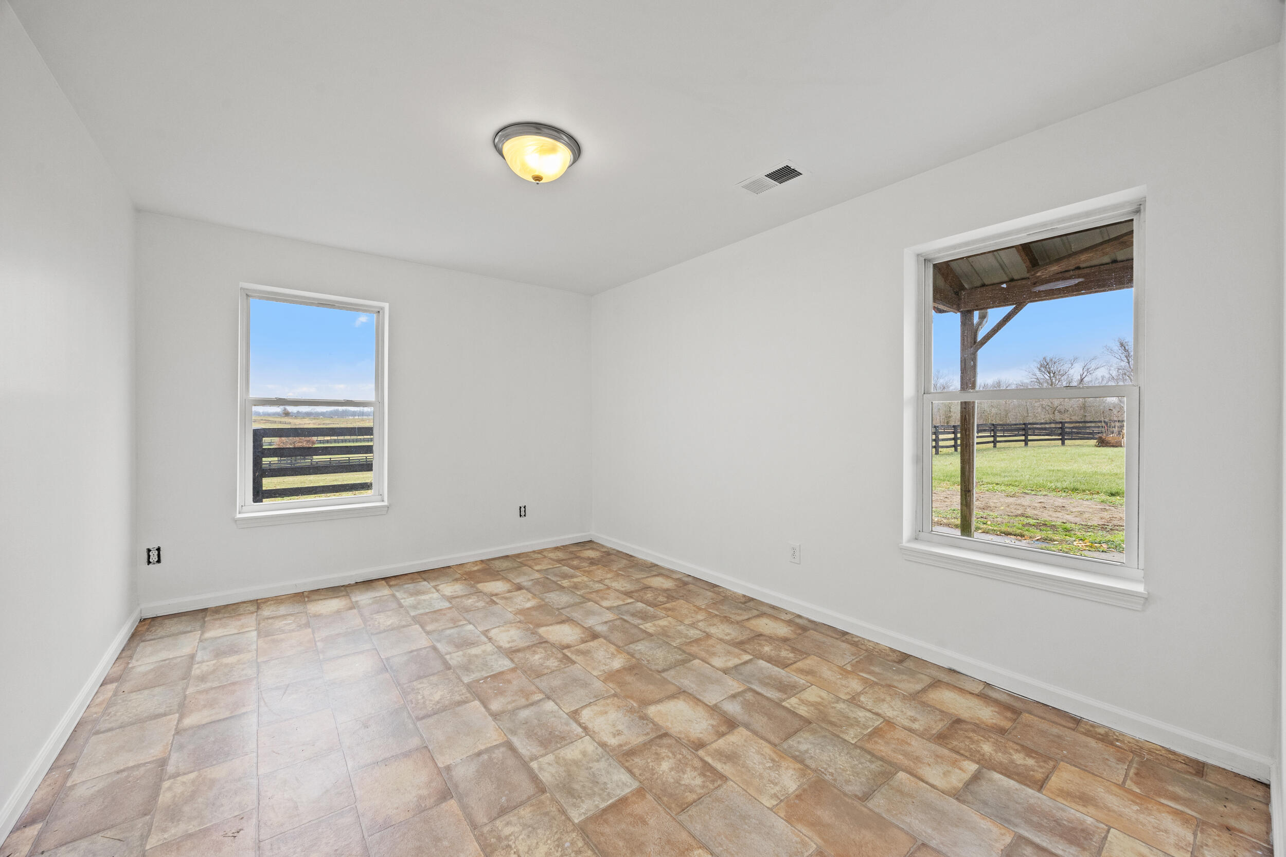 3360 Shannon Run Road Versailles, KY 40383 - Photo 50 of 59 47_img_4510