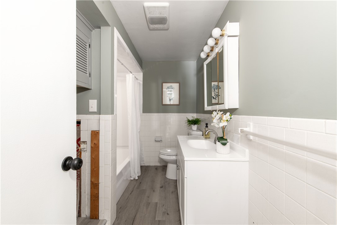 70 Manistee Street Pawtucket, RI 02861 - Photo 12 of 47