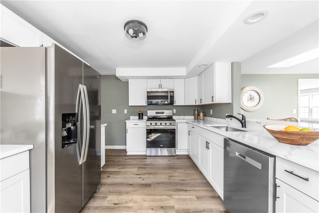 70 Manistee Street Pawtucket, RI 02861 - Photo 3 of 47