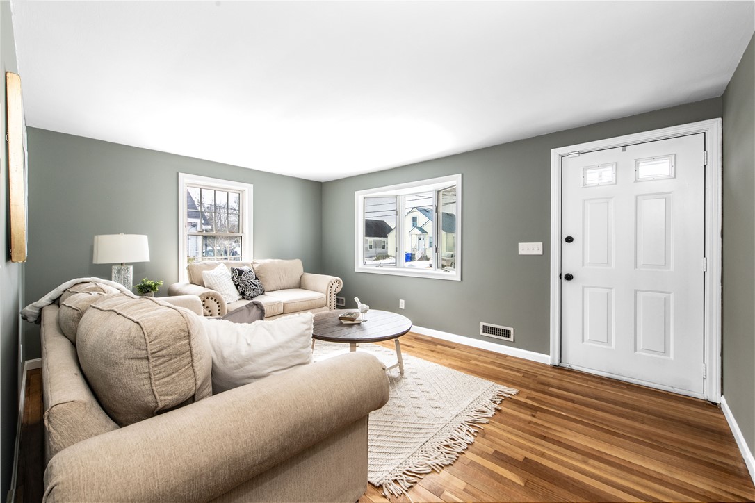 70 Manistee Street Pawtucket, RI 02861 - Photo 34 of 47