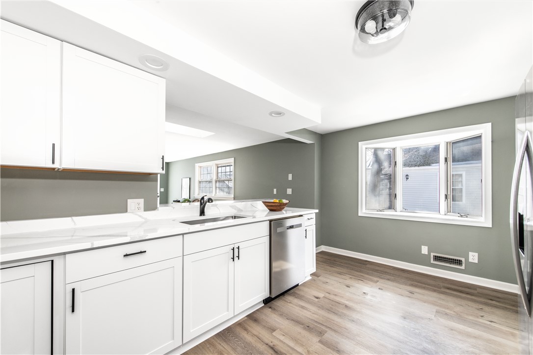 70 Manistee Street Pawtucket, RI 02861 - Photo 6 of 47