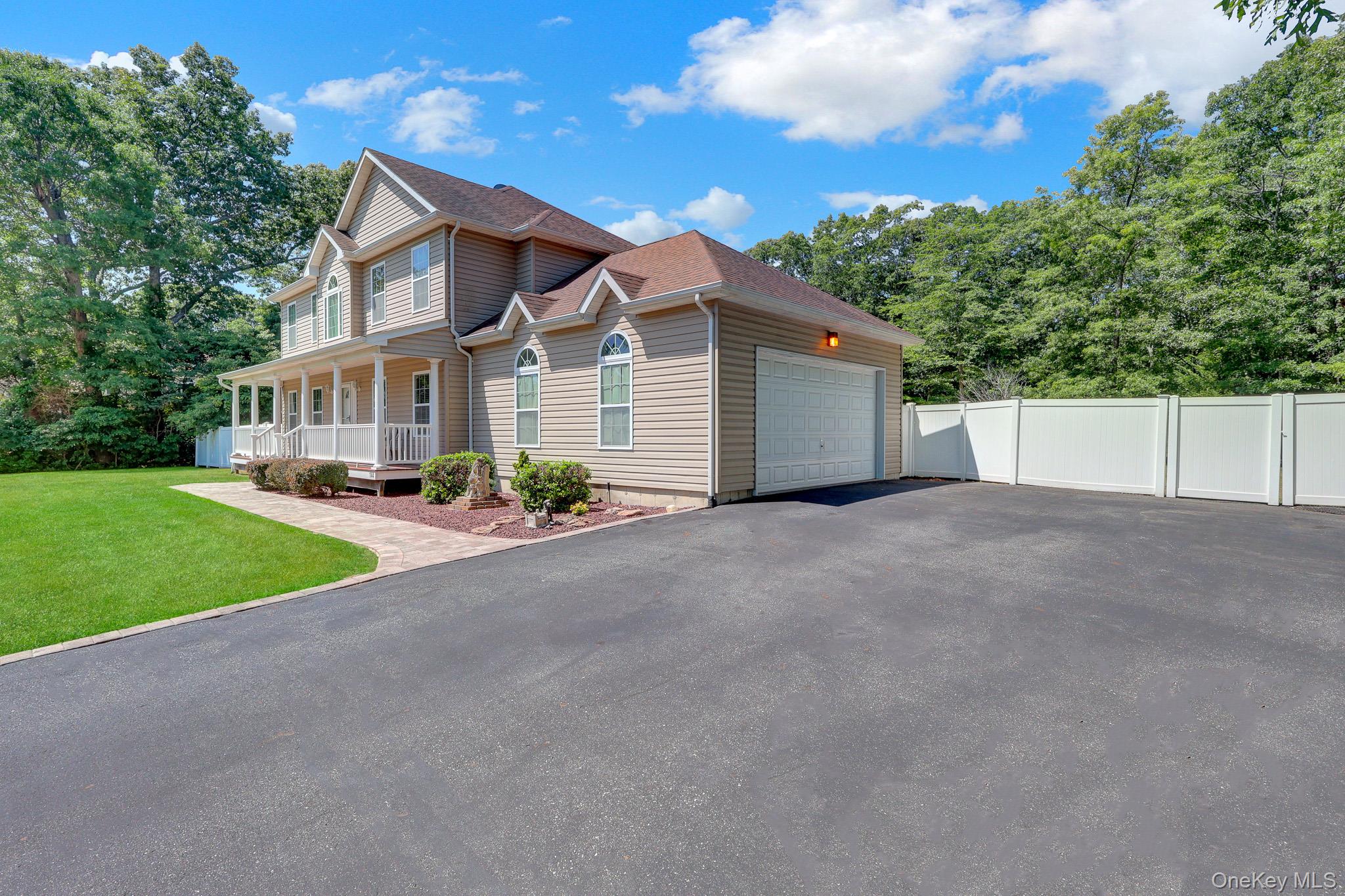 144 Mill Road Yaphank, NY 11980 - Photo 5 of 22