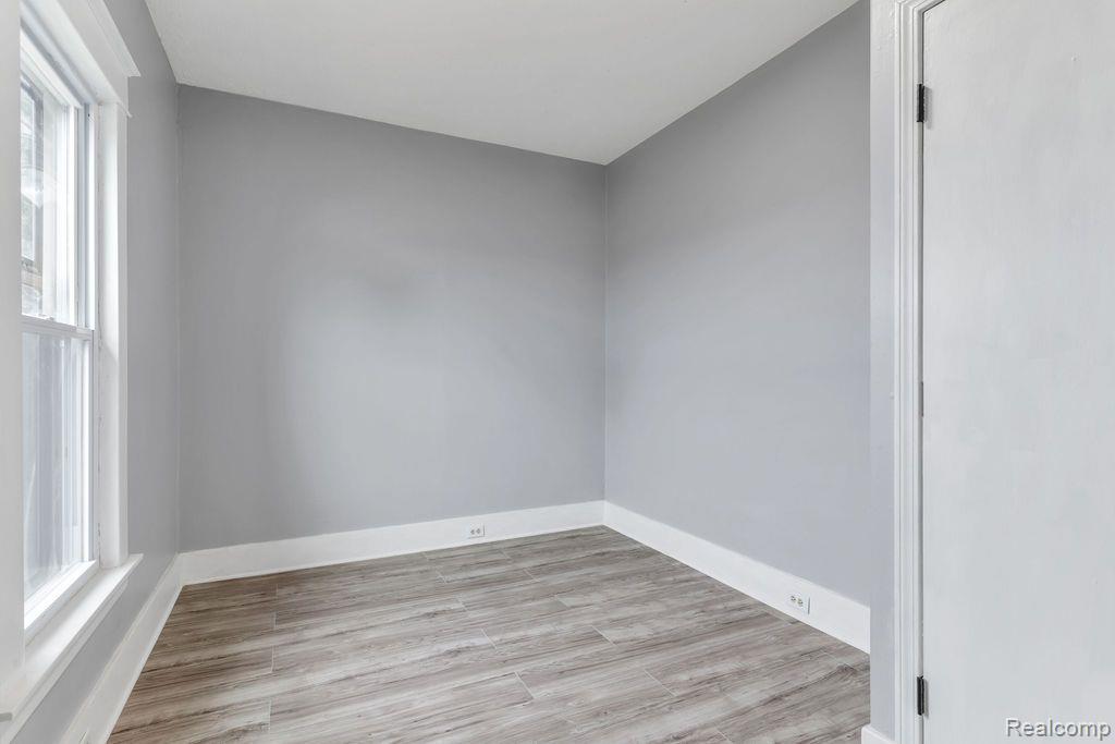 2021 Turner Road Lansing, MI 48906 - Photo 21 of 34