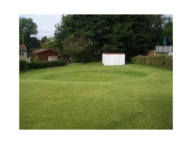 5218 Blossom Road Baldwin, PA 15236 - Photo 12 of 16 Yard/Garden.