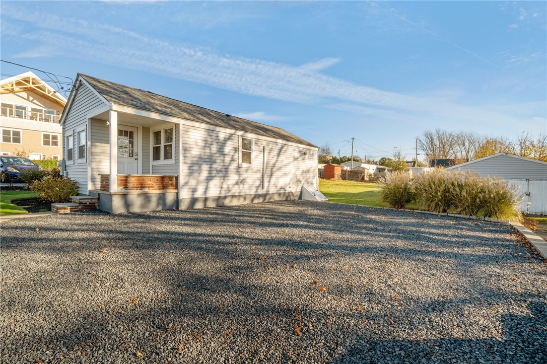 49 Reservoir Road Middletown, RI 02842 - Photo 22 of 29