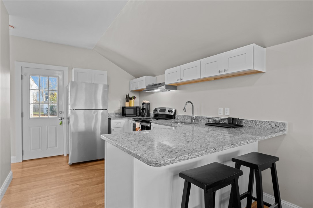 49 Reservoir Road Middletown, RI 02842 - Photo 10 of 29