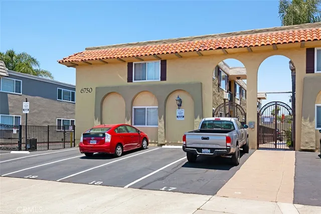 $485,000 | 6750 Beadnell Way, Unit 3, San Diego, CA 92117