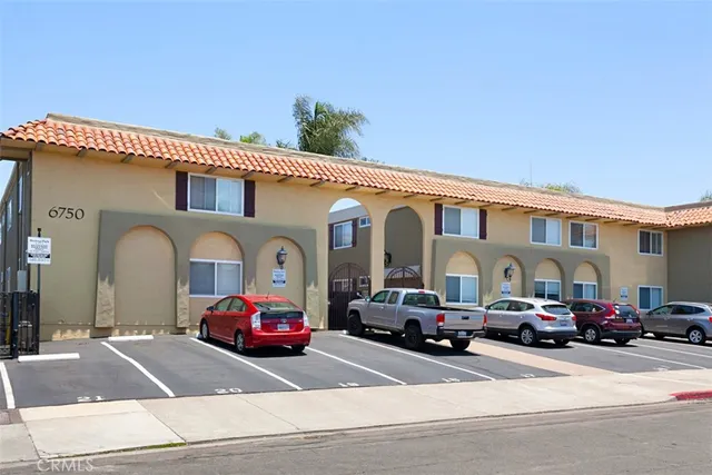 $485,000 | 6750 Beadnell Way, Unit 3, San Diego, CA 92117