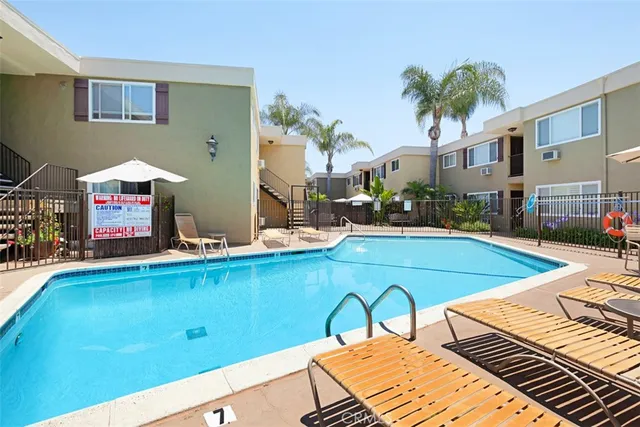 $485,000 | 6750 Beadnell Way, Unit 3, San Diego, CA 92117