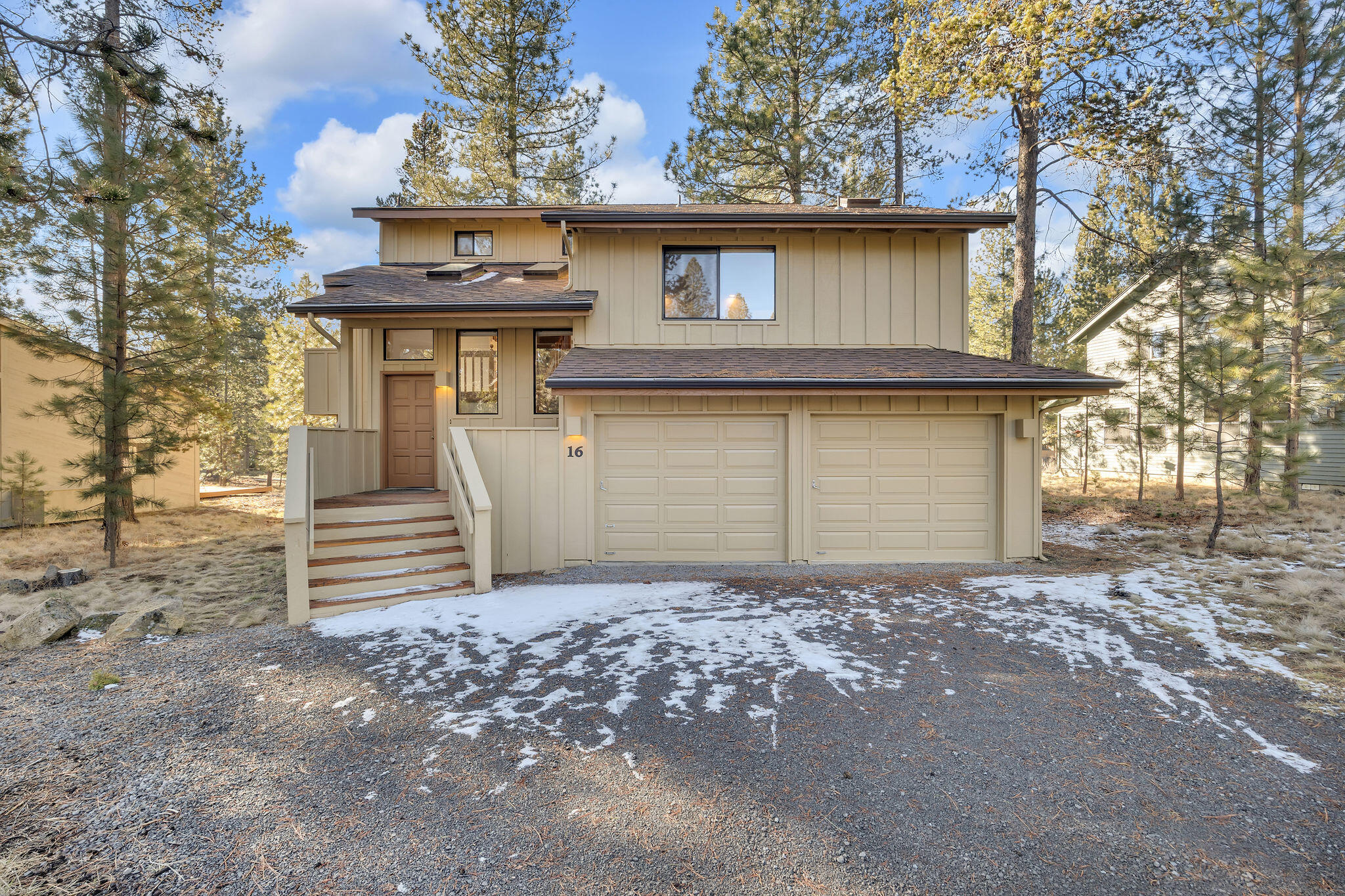 58035 Kinglet Road, Unit 16 Bend, OR 97707 - Photo 3 of 53
