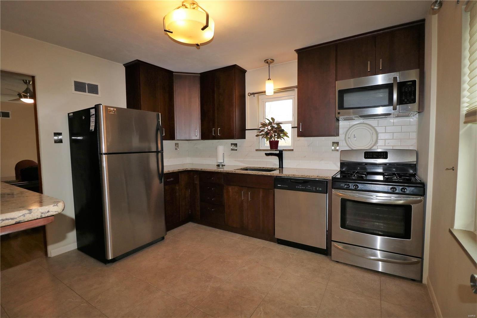 7215 Weber Road St. Louis, MO 63123 - Photo 4 of 9 Gallery Image 4