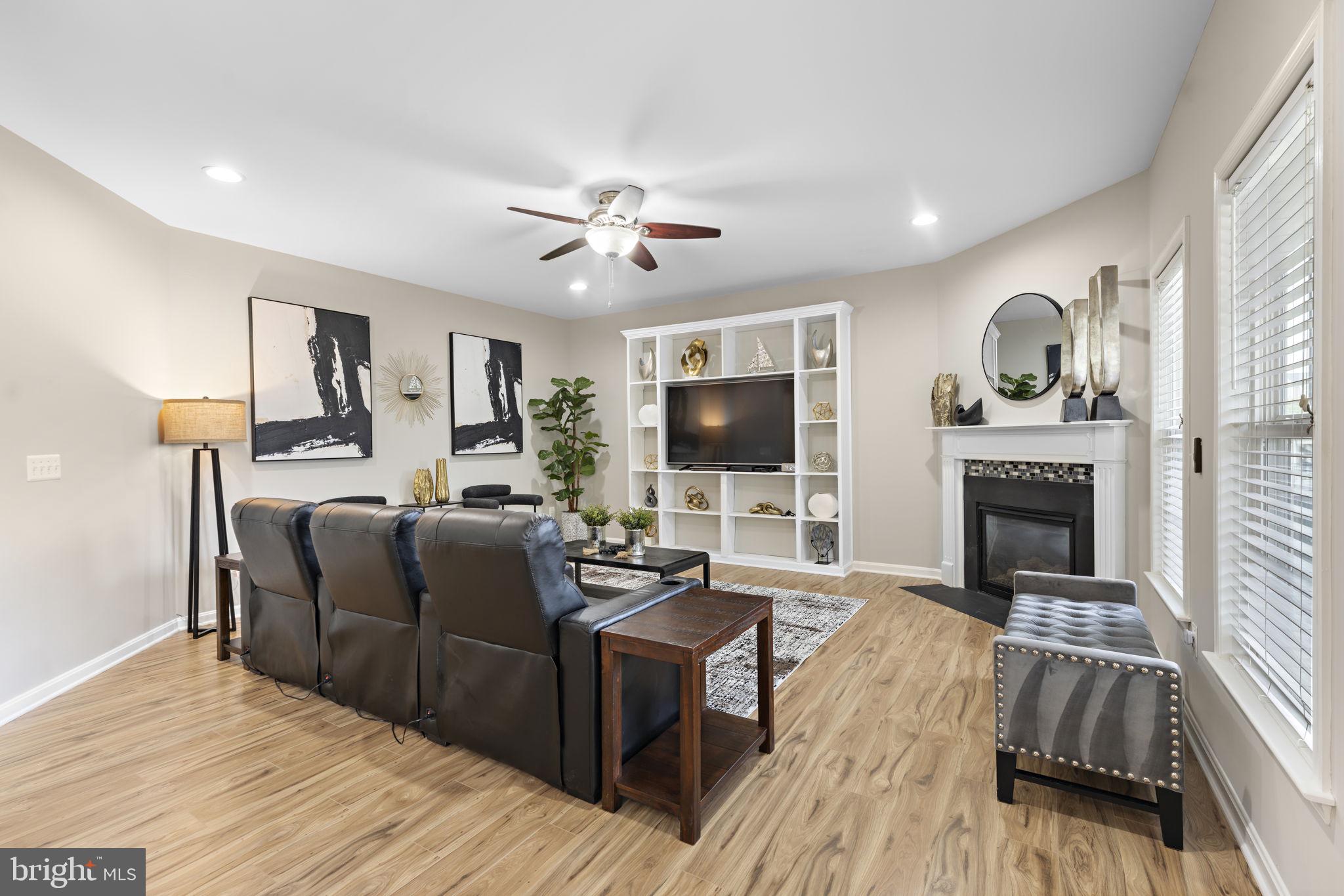 42441 Nickens Place Ashburn, VA 20148 - Photo 15 of 61 Cozy Family Room