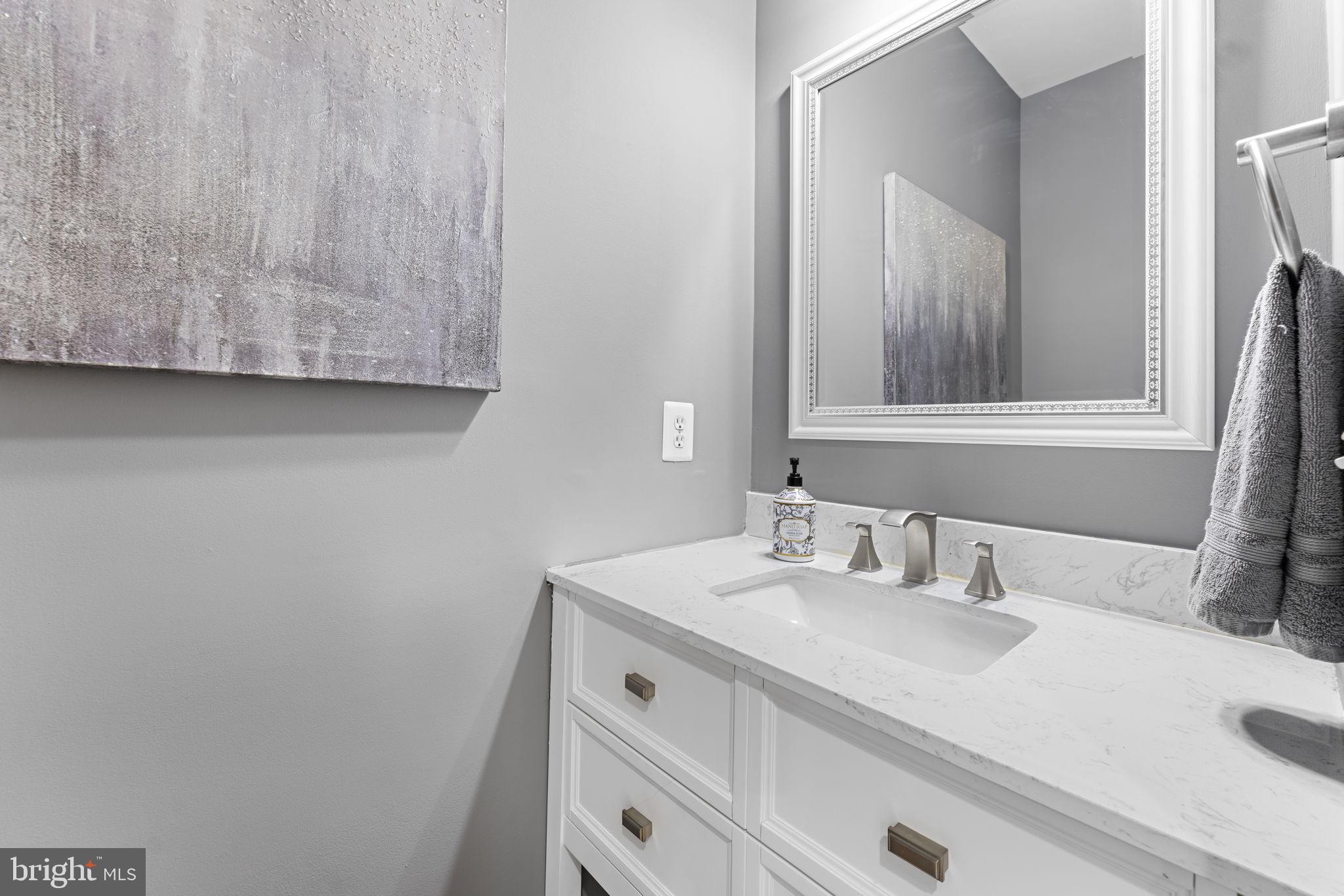 42441 Nickens Place Ashburn, VA 20148 - Photo 9 of 61 Main Level Halfbath