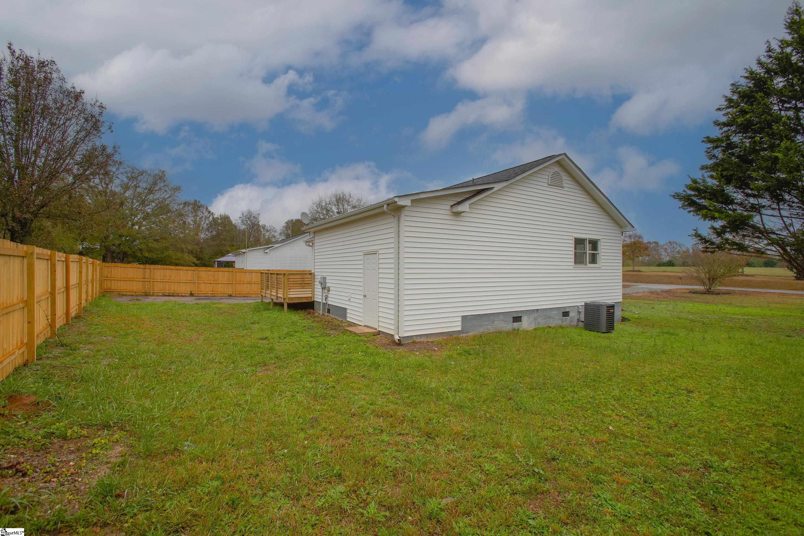 1985 Thompson Road Fountain Inn, SC 29644 - Photo 34 of 36