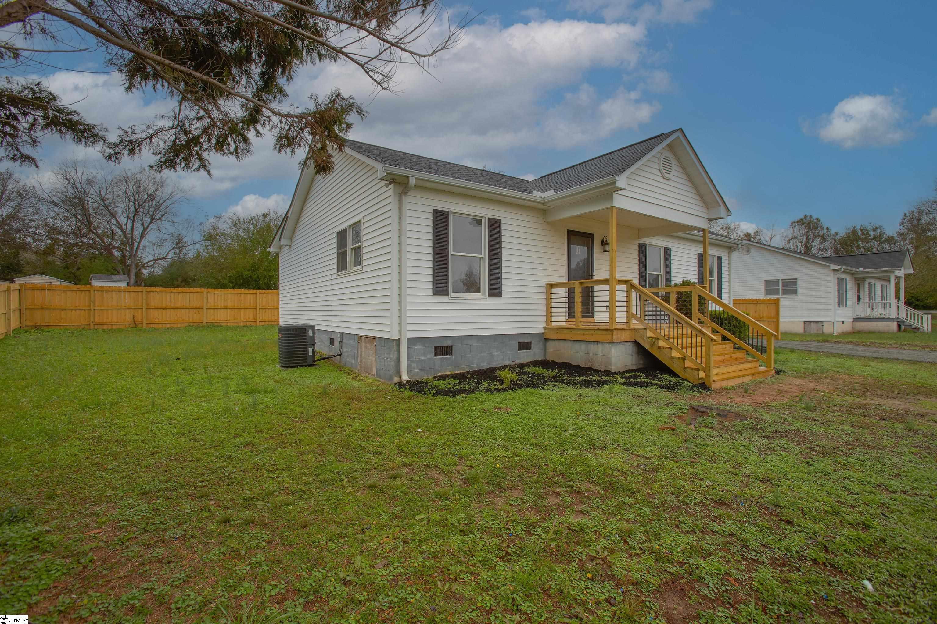 1985 Thompson Road Fountain Inn, SC 29644 - Photo 5 of 36