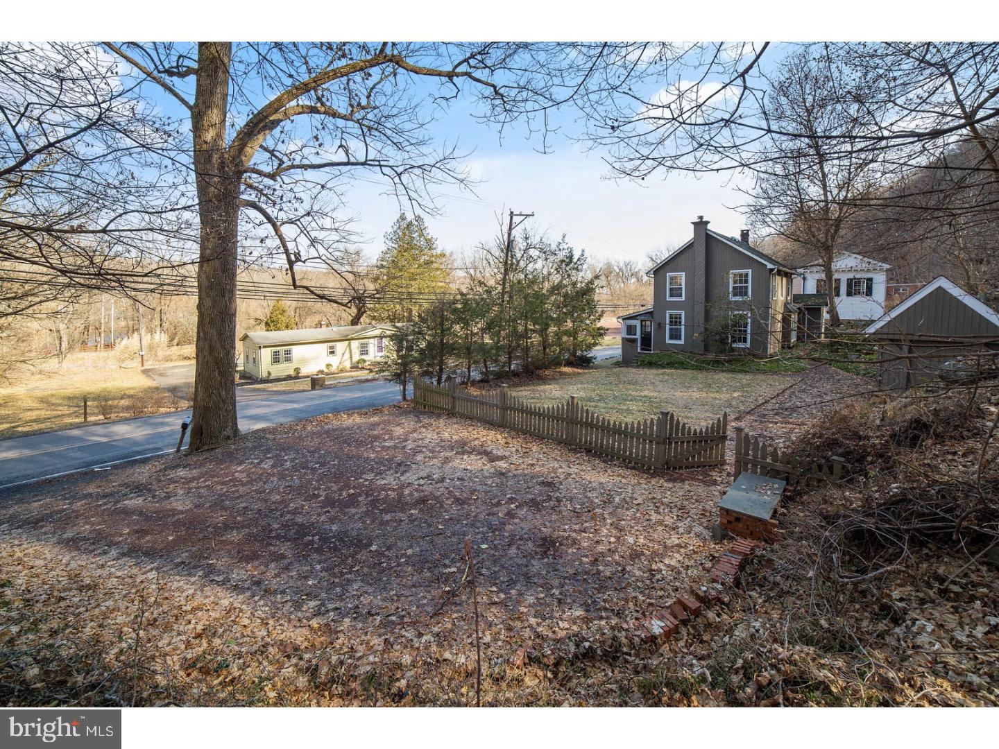 4734 River Road New Hope, PA 18938 - Photo 23 of 25 Driveway