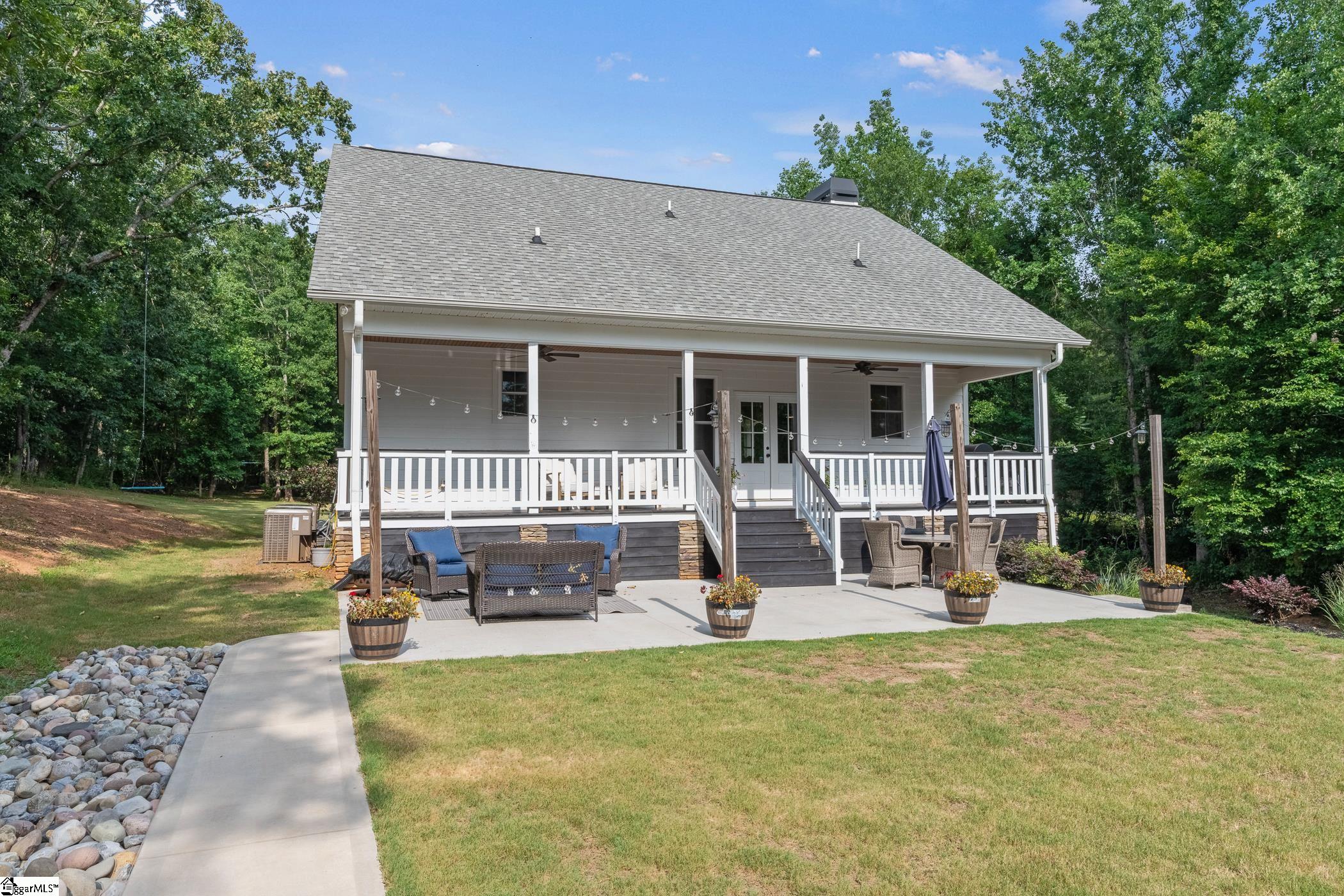 422 Oak Hill Road Belton, SC 29627 - Photo 7 of 50