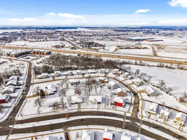 $699,900 | 1182 O'Keeffe Avenue, Sun Prairie, WI 53590