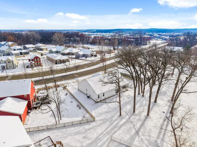 $699,900 | 1182 O'Keeffe Avenue, Sun Prairie, WI 53590