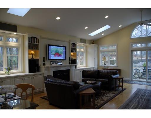 86 Elmwood Road Wellesley, MA 02481 - Photo 3 of 14