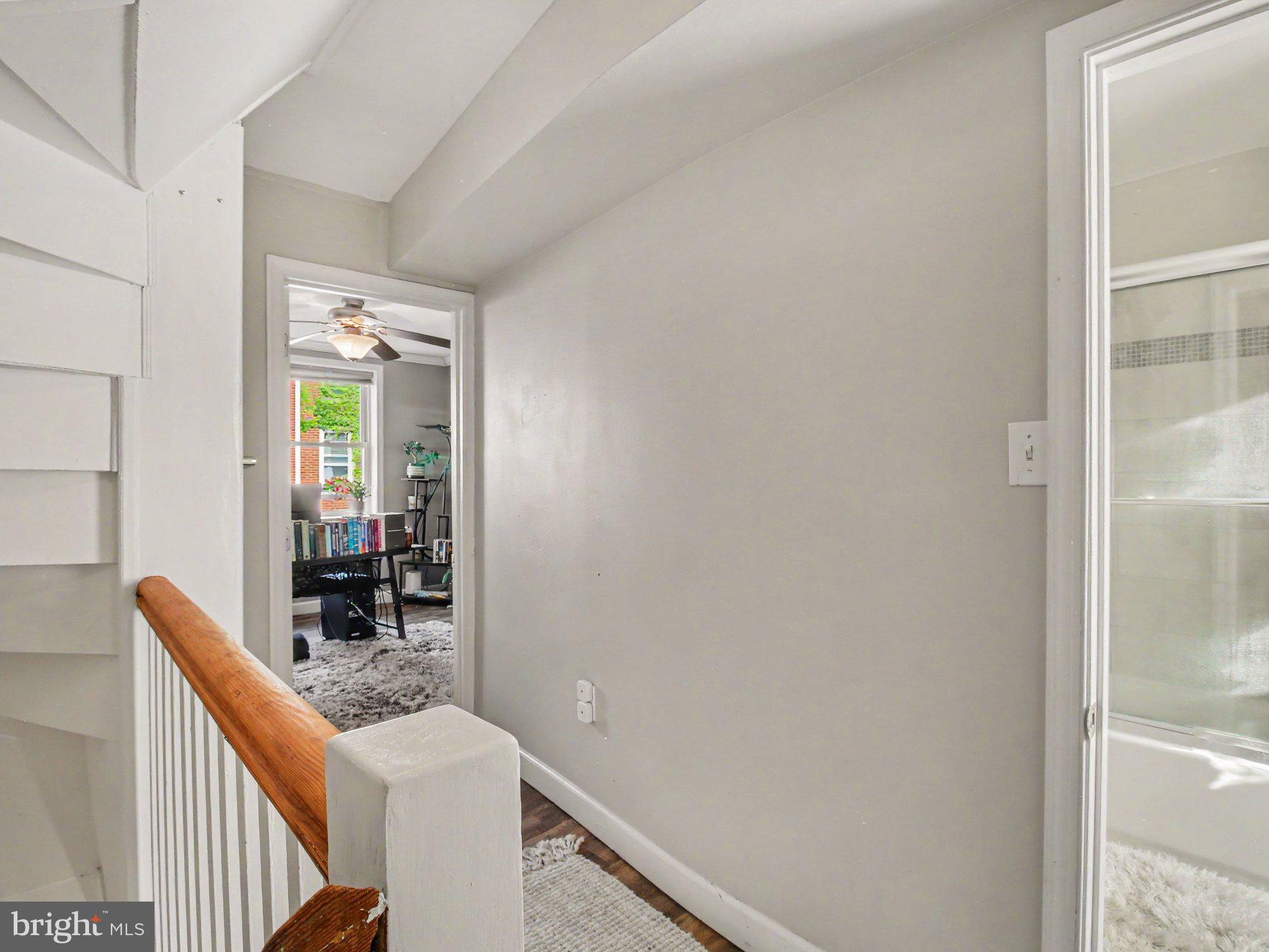 314 South Regester Street Baltimore, MD 21231 - Photo 15 of 32 Second floor hallway