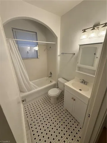 $1,025 | 1416 Glade Street Northwest, Unit 2, Winston-Salem, NC 27101