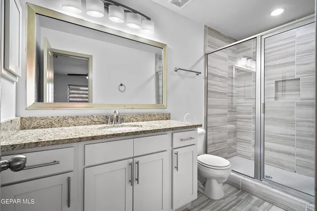 a view of back yard of the house