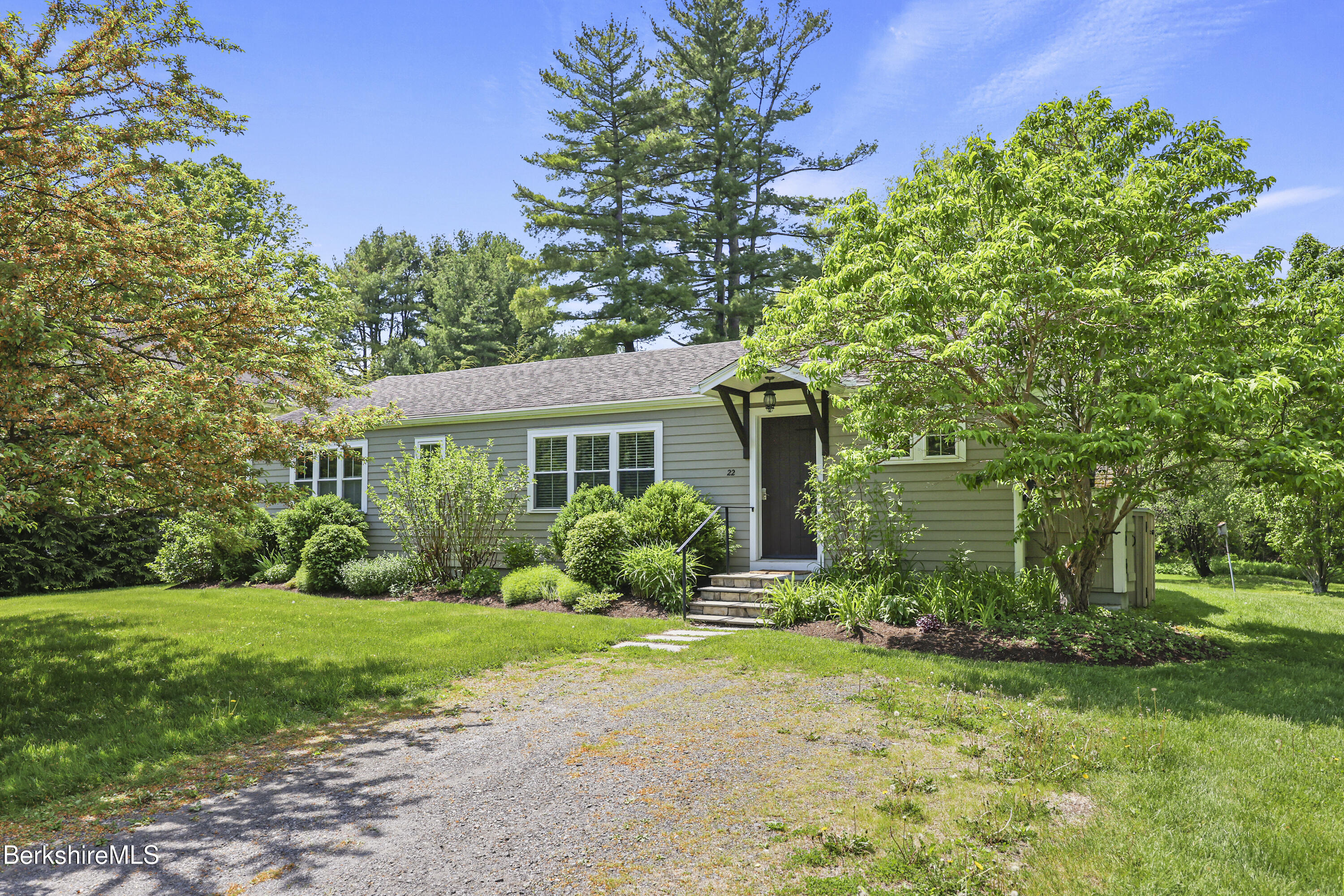 22 Goodrich Street Stockbridge, MA 01262 - Photo 1 of 29 5 Exterior Front