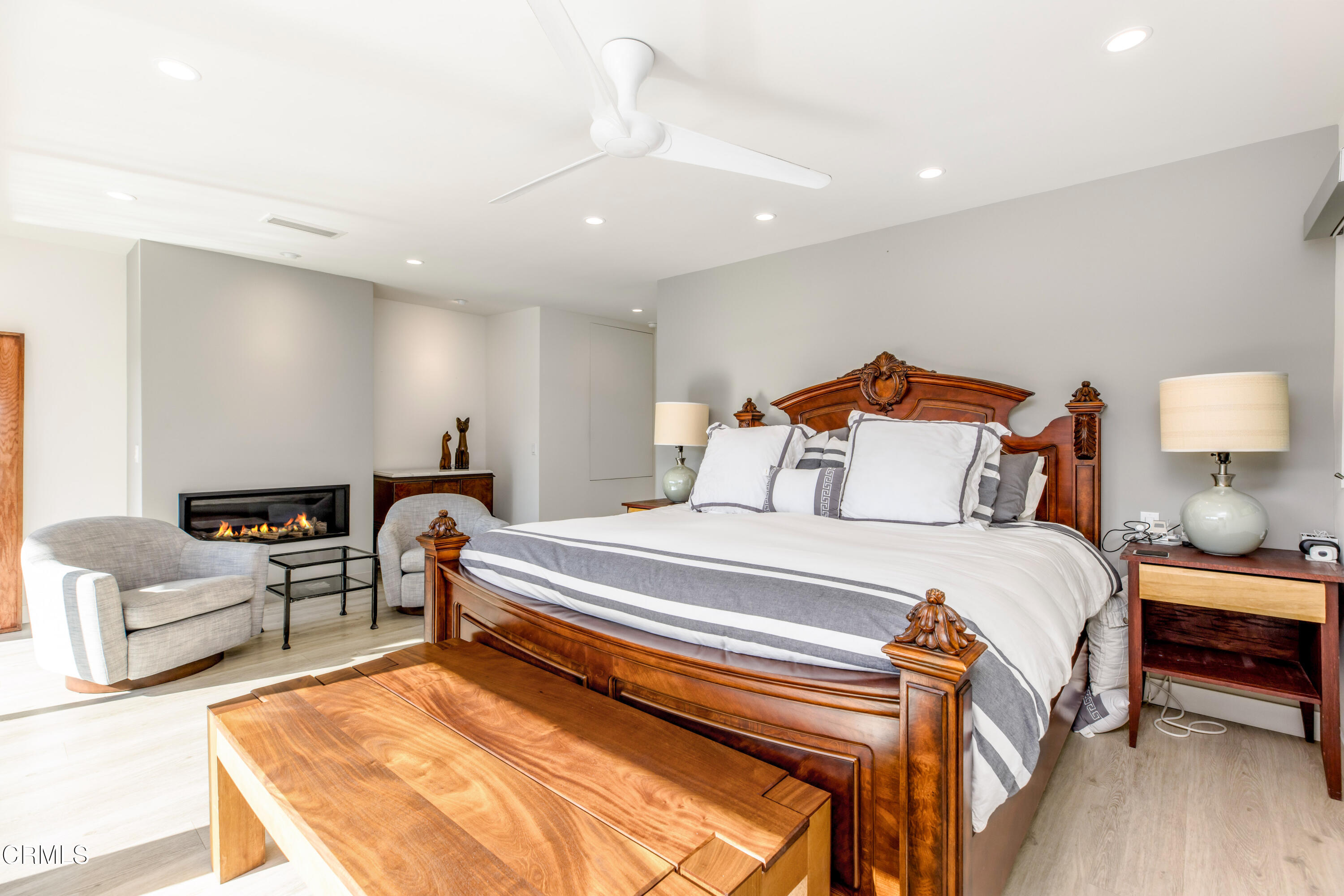 1240 Chateau Road Pasadena, CA 91105 - Photo 23 of 45 a bedroom with bed and window