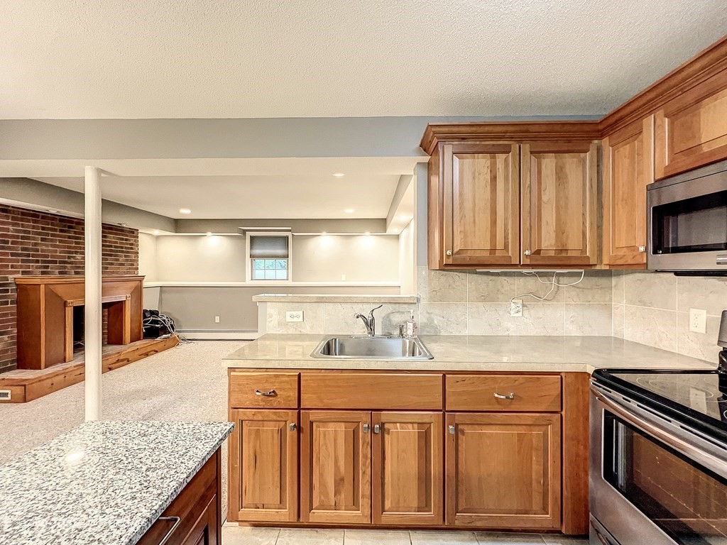126 Mountainview Road East Longmeadow, MA 01028 - Photo 18 of 41 Gallery Image 18