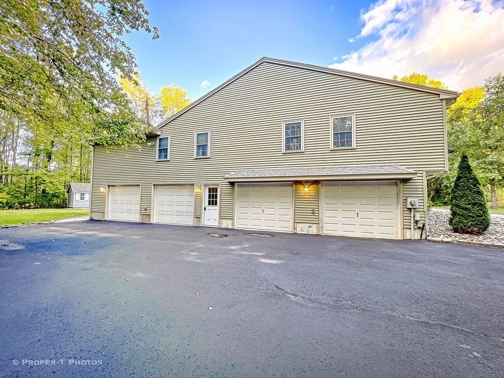 126 Mountainview Road East Longmeadow, MA 01028 - Photo 5 of 41 Gallery Image 5