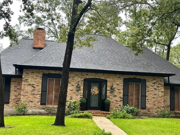$2,400 | 103 Wroxton Drive, Conroe, TX 77304