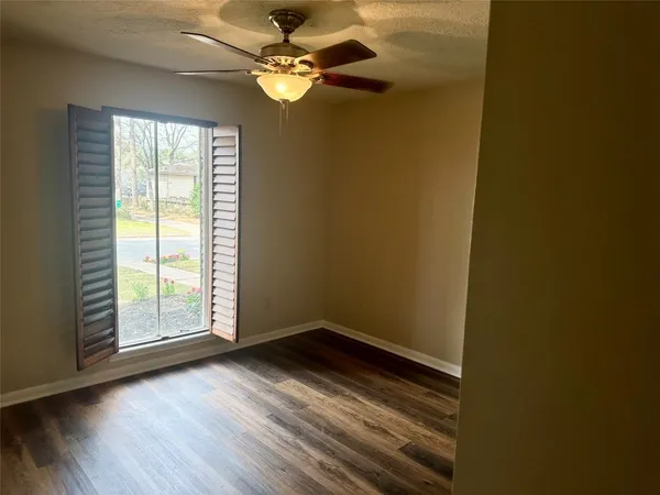 $2,500 | 103 Wroxton Drive, Conroe, TX 77304