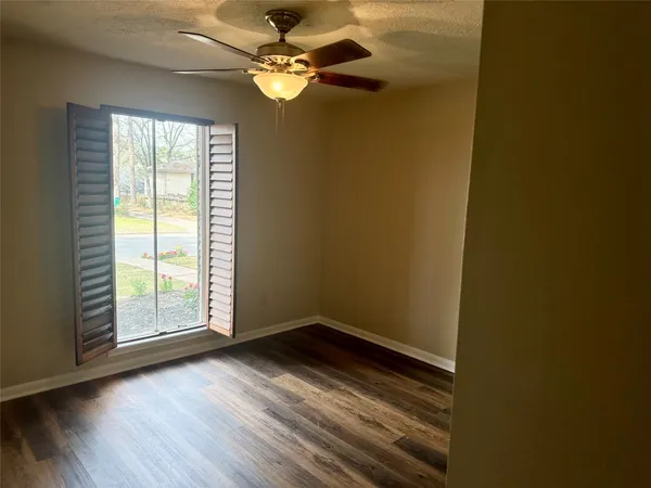 $2,400 | 103 Wroxton Drive, Conroe, TX 77304