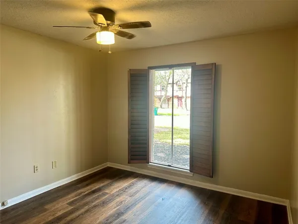 $2,500 | 103 Wroxton Drive, Conroe, TX 77304