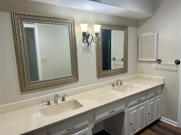 $2,400 | 103 Wroxton Drive, Conroe, TX 77304