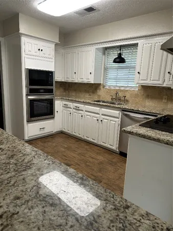 $2,500 | 103 Wroxton Drive, Conroe, TX 77304