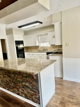 $2,400 | 103 Wroxton Drive, Conroe, TX 77304